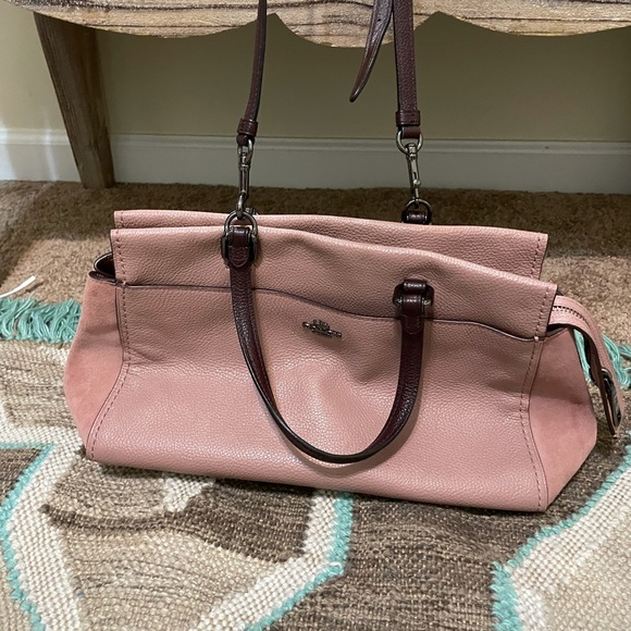 I’m selling a beautiful coach bag/matching wallet - Picture 2 of 14
